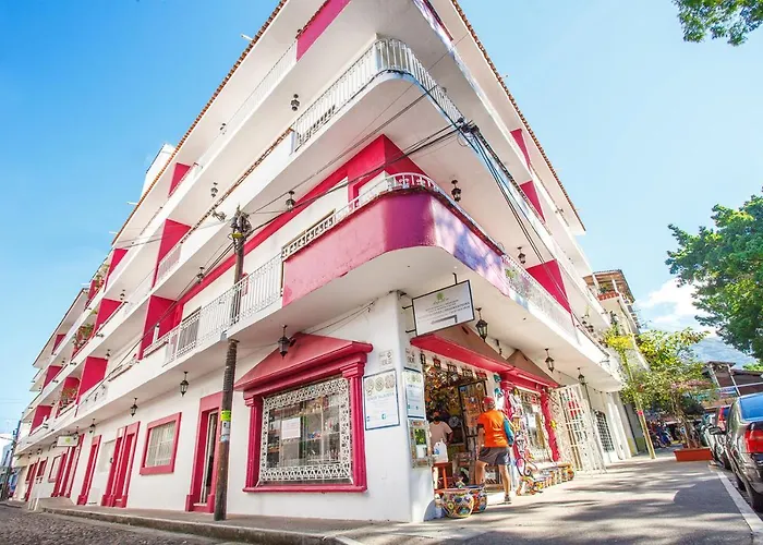 Suites Plaza del Rio - Family Hotel Malecón Centro